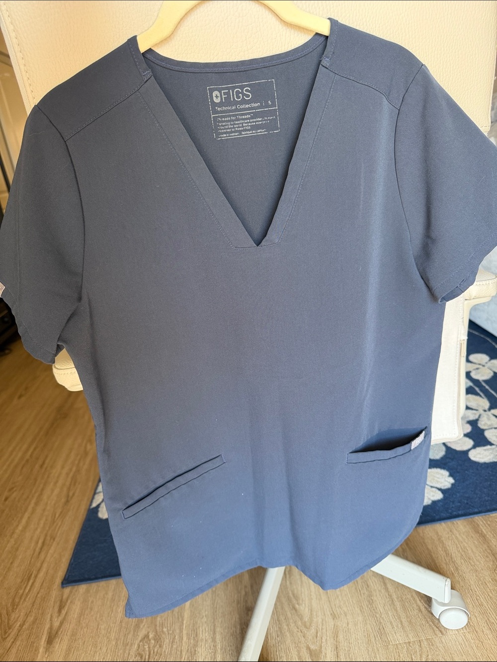 FIGS Women's Casma Scrub Top in NIGHT SKY